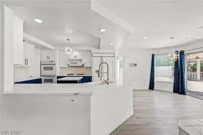 276 Helmsdale Drive Kitchen