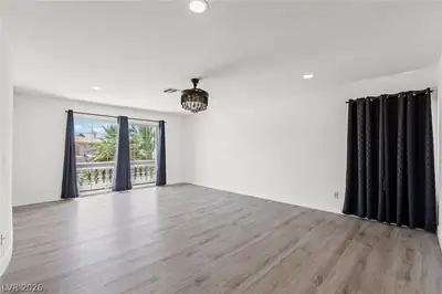 276 Helmsdale Drive Primary Bedroom