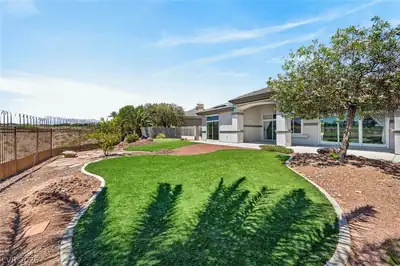 9437 Canyon Mesa Drive Yard