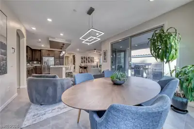 259 Sun Glaze Avenue Dining Area