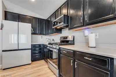 511 Flemington Court Kitchen