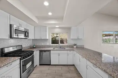 5132 Springland Street Kitchen