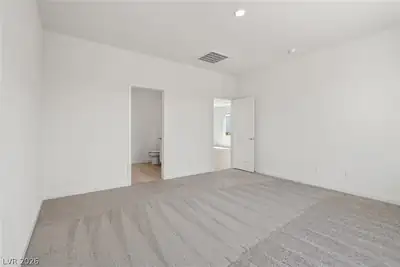 6745 Magnolia River Avenue Bedroom