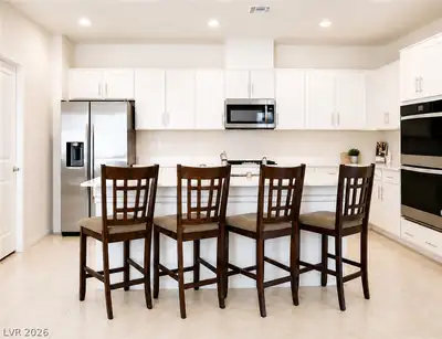 3081 Bluebell Bend Avenue Kitchen