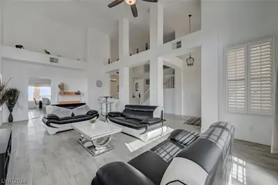 971 Temple View Drive Living Room