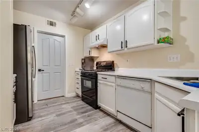 216 Bastrop Street Kitchen