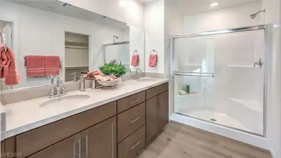 561 Ivory Peacock Ct Primary Bathroom