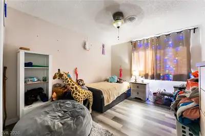 1404 Gloria Lane Bedroom