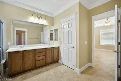 2247 Shadow Canyon Drive Primary Bathroom