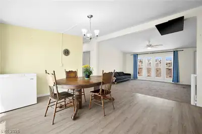 795 East Cottonwood Avenue Dining Area