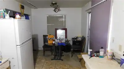 4316 Las Lomas Avenue Dining Area