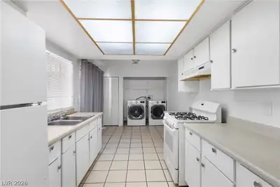 4304 Devlin Green Court Kitchen