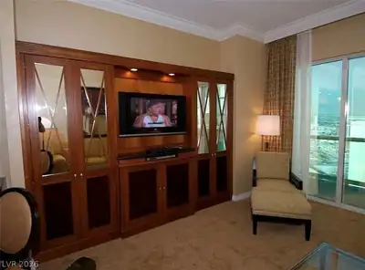145 East Harmon Avenue 38621 Living Room
