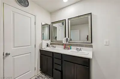 9320 Newbattle Street, Las Vegas, NV 89178 Primary Bathroom