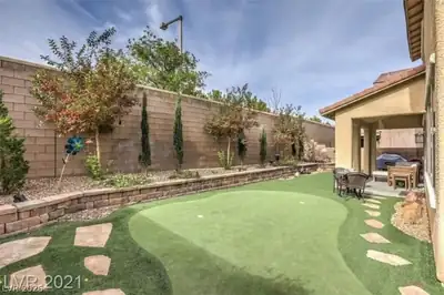 315 Carlisle Crossing Street Yard