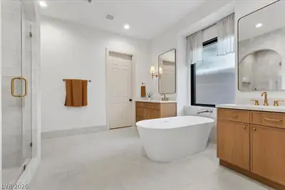 4507 Denaro Drive Primary Bathroom