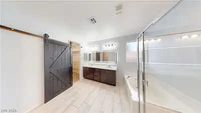 6940 Unicorn Street Primary Bathroom