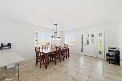 2570 East Kellogg Road Dining Area