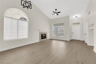 3605 Estate View Street Living Room