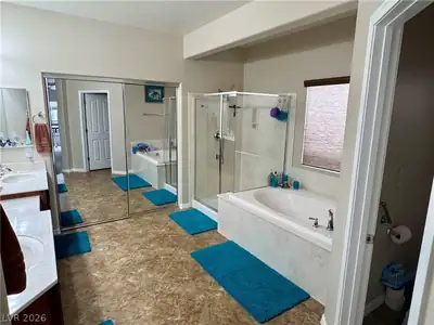 6614 Collingsworth Street Primary Bathroom
