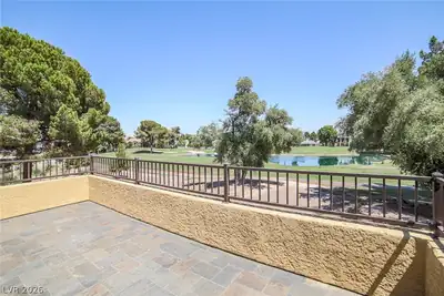 2863 Queens Courtyard Drive Patio