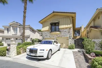 2863 Queens Courtyard Drive Las Vegas, NV 89109