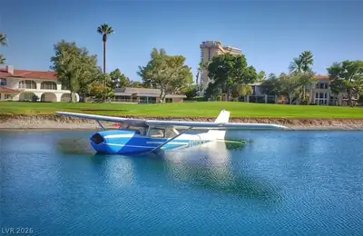 2863 Queens Courtyard Drive Waterfront