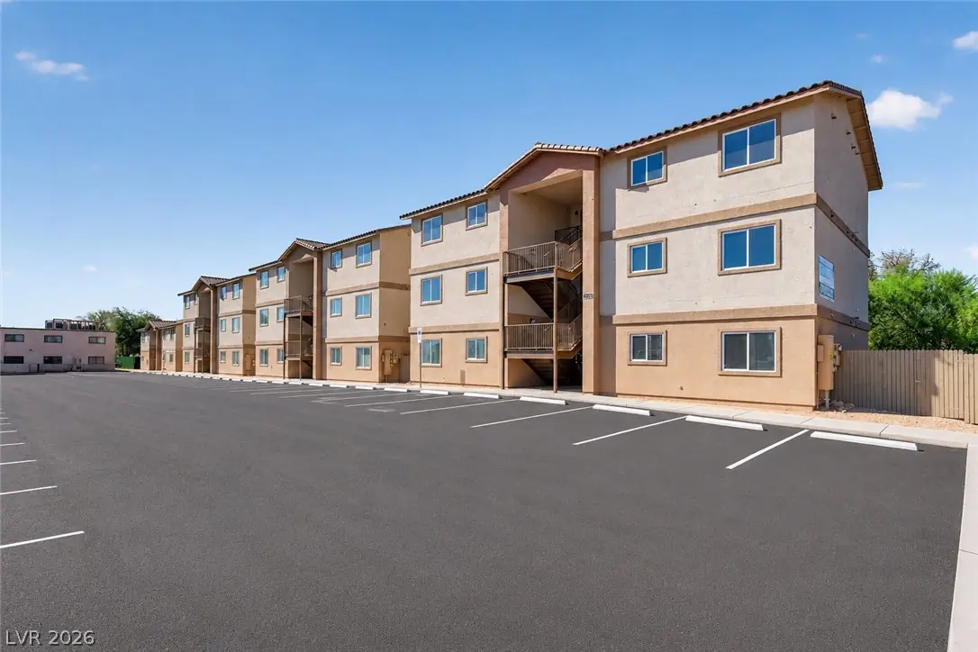 2305 Seco Adobe Circle 203