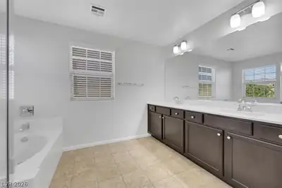 2556 Sable Creek Street Primary Bathroom
