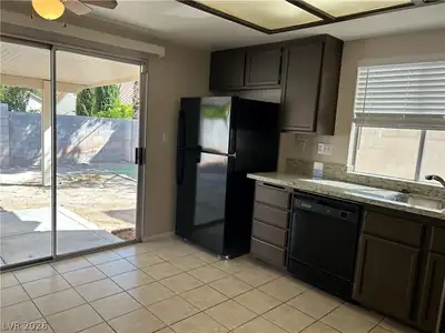 1420 Grey Knoll Circle Kitchen