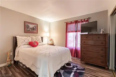 8452 Boseck Drive 123 Bedroom