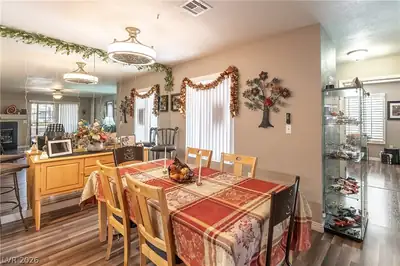 8452 Boseck Drive 123 Dining Area