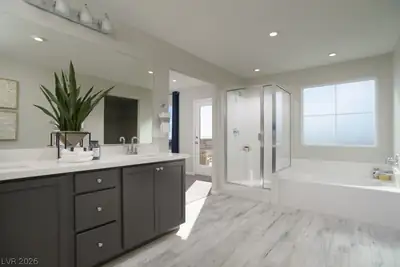 513 Northridge Drive Primary Bathroom