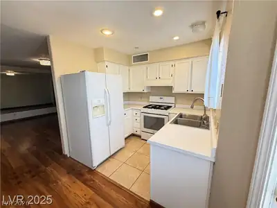 8004 Celestial Avenue 101 Kitchen