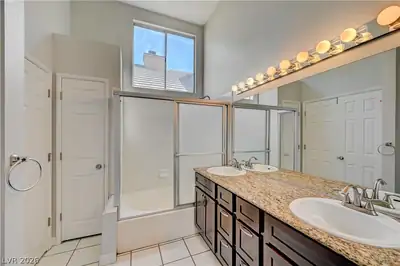 386 El Pico Drive, Henderson, NV 89014 Primary Bathroom
