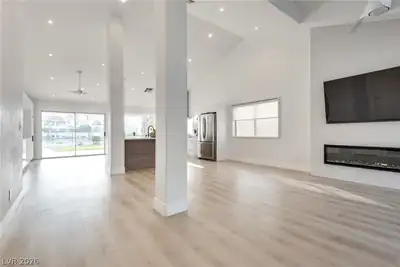 2901 Channel Bay Drive Living Room