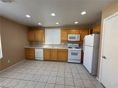 8816 Pine Pitch Drive Kitchen