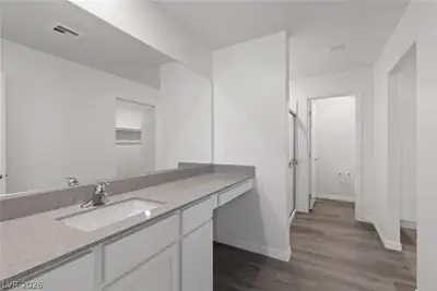 6740 Magnolia River Avenue Bathroom