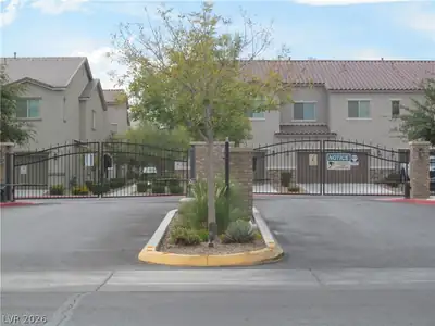 823 Grand Country Avenue, North Las Vegas