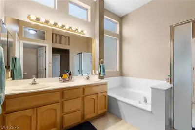 481 Dalgreen Place, Henderson, NV 89012 Primary Bathroom