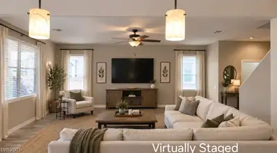 5843 Sleepy Willow Street Living Room