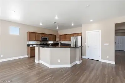 4033 Annendale Avenue Kitchen