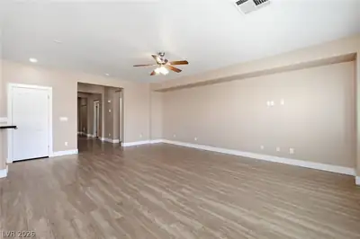 4033 Annendale Avenue Living Room