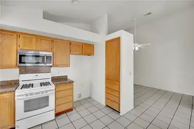 5132 El Nino Lane Kitchen