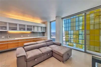 3722 Las Vegas Boulevard 2511 