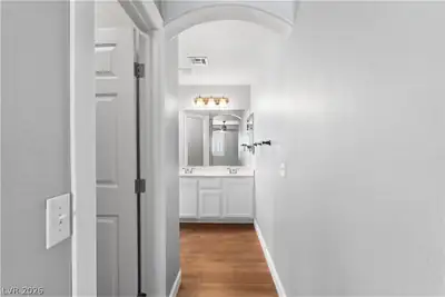 7498 Buttonbrush Court, Las Vegas, NV 89139 Primary Bathroom