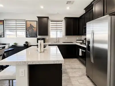 10650 Deibel Avenue Kitchen