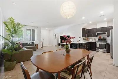 3181 Bitetto Walk Dining Area