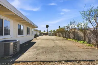 2940 South Bronco Street Yard