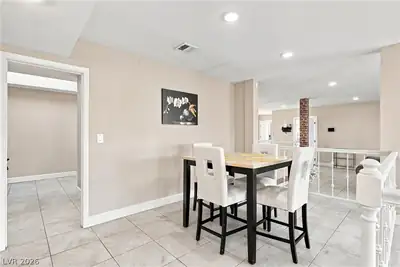 2940 South Bronco Street Dining Area